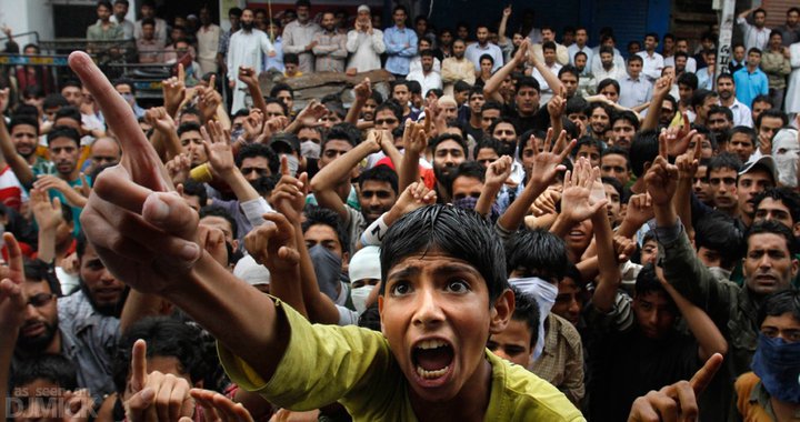 Zuid-Azië houdt de adem in na Indiase ingreep op Kasjmir